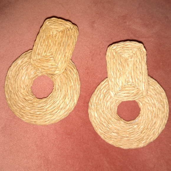 Chunky Dark Pink Rattan Earrings Wicker Door Knocker Bold Statement Raffia New - Picture 8 of 8